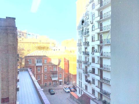 комерційна за адресою Ірининська вул., 5/24