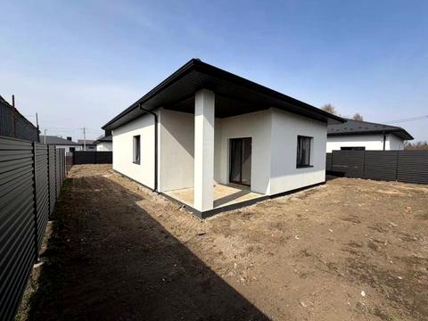 дом по адресу Новоукраїнська