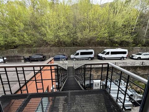 комерційна за адресою Нижньоюрківська вул., 45А