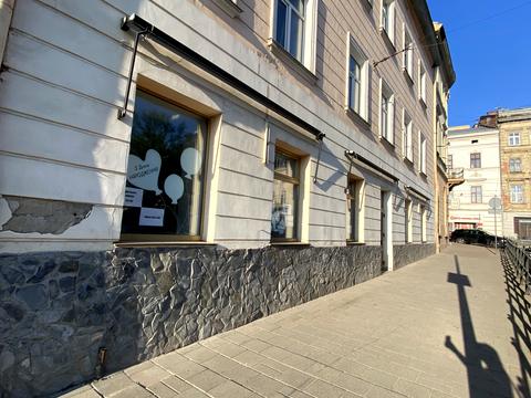 комерційна за адресою Соборна пл., 2
