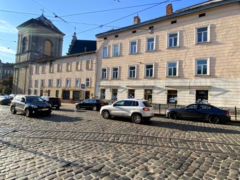 комерційна за адресою Соборна пл., 2