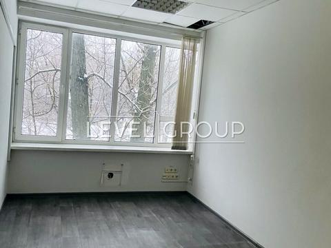 комерційна за адресою Київ, Миколи Василенка, 7