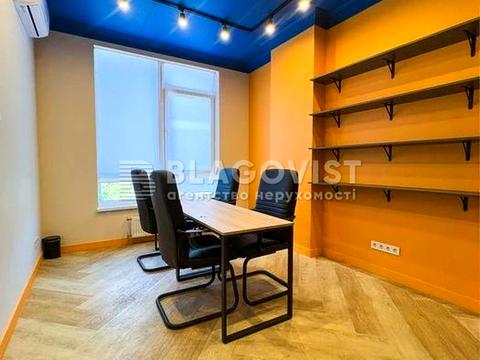 комерційна за адресою Жилянська вул., 68