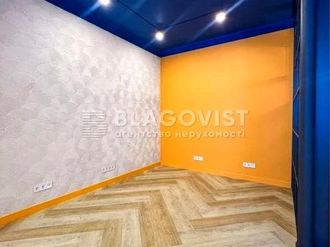 комерційна за адресою Жилянська вул., 68