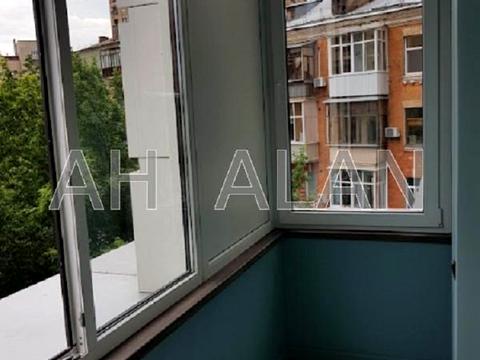 комерційна за адресою Саксаганського вул., 37-К