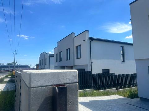 будинок за адресою Сонячна вул., 8
