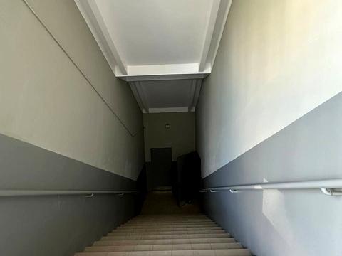 комерційна за адресою Володимира Івасюка вул., 7