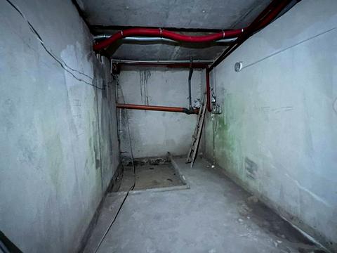 комерційна за адресою Володимира Івасюка вул., 7