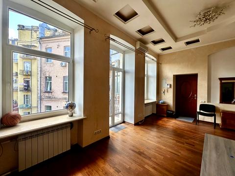 комерційна за адресою Велика Васильківська вул. (Червоноармійська), 23