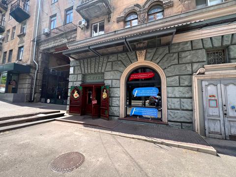 комерційна за адресою Дмитра Яворницького просп. (Карла Маркса), 55
