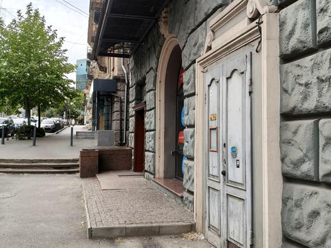 комерційна за адресою Дмитра Яворницького просп. (Карла Маркса), 55