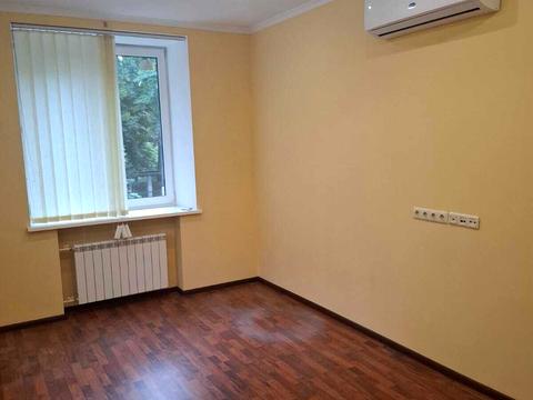 комерційна за адресою Прорізна вул., 13