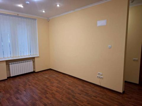 комерційна за адресою Прорізна вул., 13