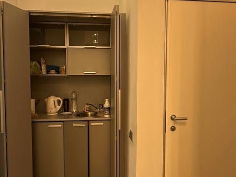 комерційна за адресою Саксаганського вул., 42