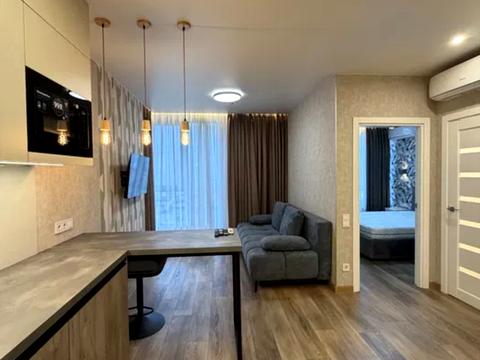квартира за адресою Космічна вул., 5