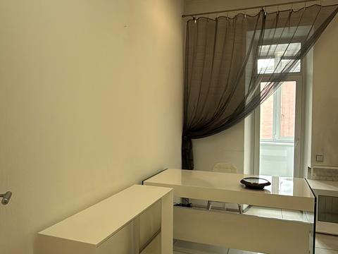 комерційна за адресою Саксаганського вул., 42