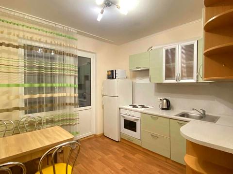 квартира за адресою Софії Русової вул., 7-Г