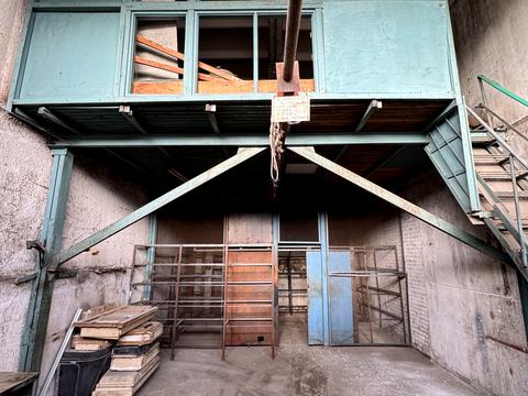 комерційна за адресою Приколійна вул., 21