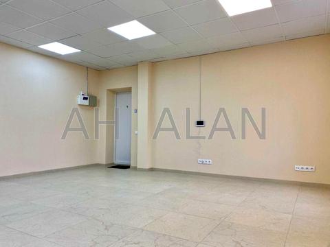 комерційна за адресою Юрківська вул., 28
