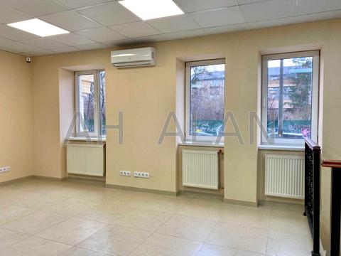 комерційна за адресою Юрківська вул., 28