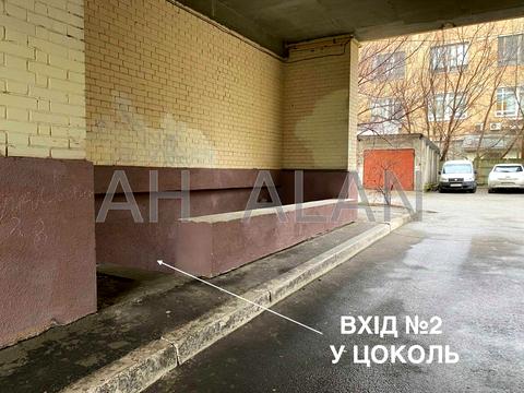 комерційна за адресою Юрківська вул., 28
