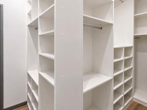 квартира за адресою Юнацька вул., 8