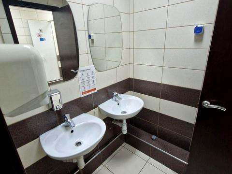 комерційна за адресою Жилянська вул., 31