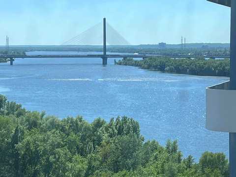 квартира за адресою Дніпровська набережна вул., 17-К