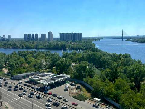 квартира за адресою Дніпровська набережна вул., 17-К