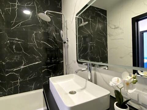 квартира за адресою Салютна вул., 2к6