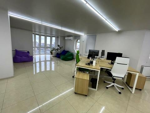 комерційна за адресою Коперника вул., 11