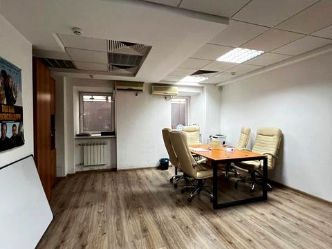 комерційна за адресою Костянтинівська вул., 32б