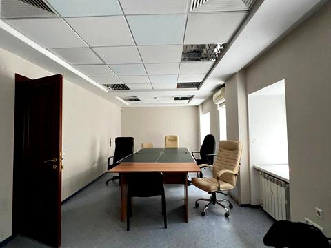 комерційна за адресою Костянтинівська вул., 32б