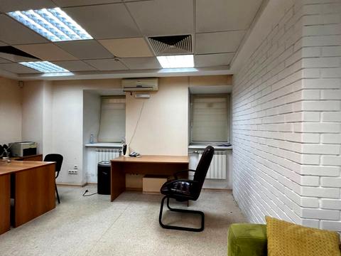 комерційна за адресою Костянтинівська вул., 32б