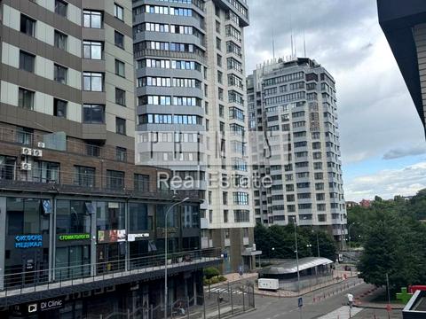комерційна за адресою Андрія Верхогляда вул. (Михайла Драгомирова), 14-А