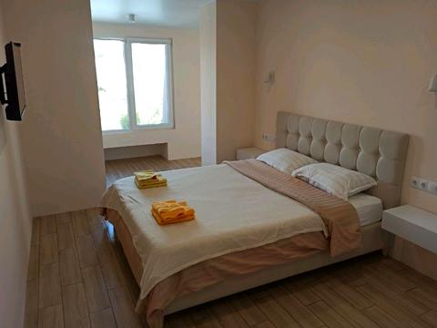 квартира за адресою Космічна вул., 3