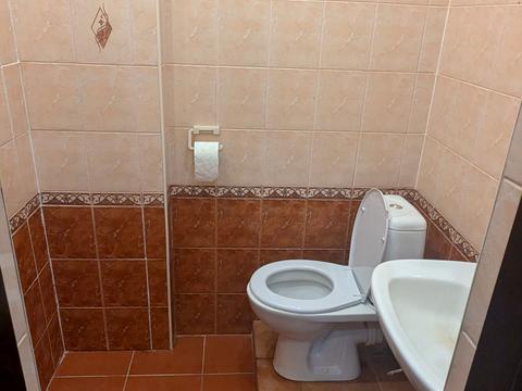 комерційна за адресою Кропивницького вул., 18