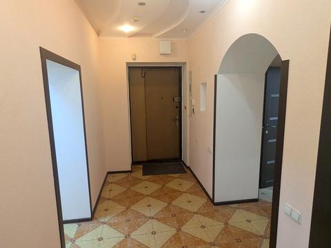 комерційна за адресою Кропивницького вул., 18