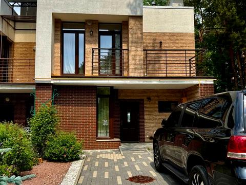 будинок за адресою Незалежності України, 64а