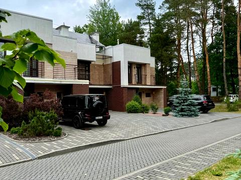 будинок за адресою Незалежності України вул., 64