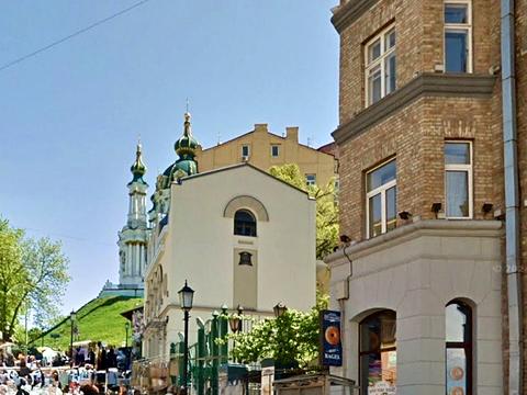 комерційна за адресою Андріївський узвіз, 30