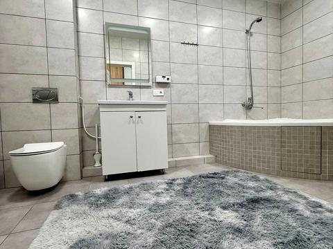 дом по адресу с. Брюховичи, Незалежності України, 64