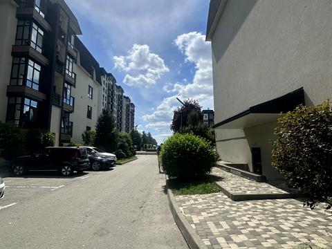 комерційна за адресою Героїв Небесної Сотні просп., 18/5