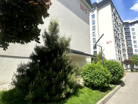 комерційна за адресою Героїв Небесної Сотні просп., 18/5