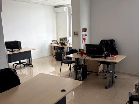 комерційна за адресою Київ, Трускавецька вул., 8