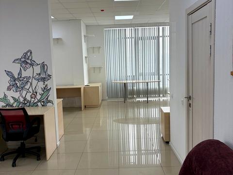 комерційна за адресою Київ, Трускавецька вул., 8