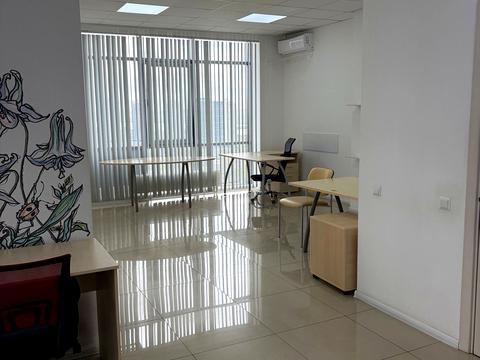 комерційна за адресою Київ, Трускавецька вул., 8