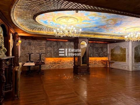 комерційна за адресою Миру пров., 3