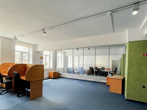 комерційна за адресою Джерельна вул., 20б