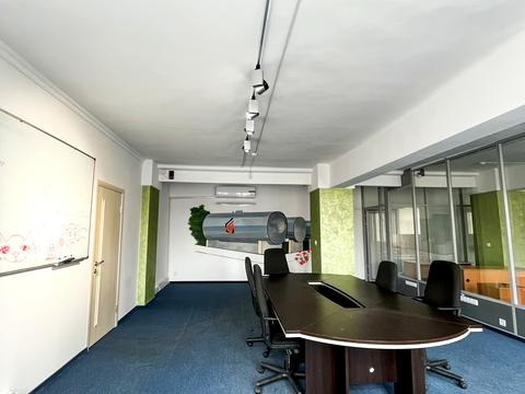 комерційна за адресою Джерельна вул., 20б